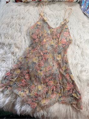 Vintage • Sheer Floral Open Back Nightie